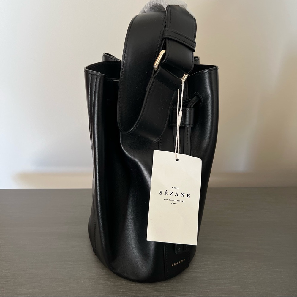 SEZANE MARCEL BUCKET BAG IN SMOOTH BLACK - Picture 4 of 12